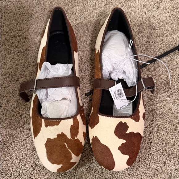 Gap Cow Print Ballet Flats - Picture 2 of 3